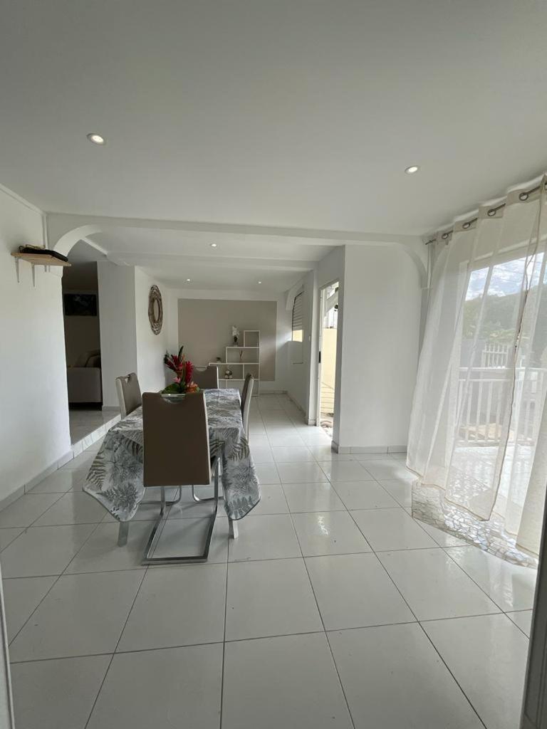 Location Les Flamboyants Apartment Sainte-Anne  Ruang foto